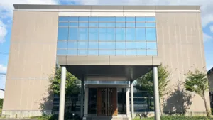 しるし株式会社の富山データセンター。富山県富山市に所在。Web3 Makerをビル一棟で管理しているデータセンター。